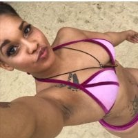 Honeyredd24@xh's Offline Chat Room