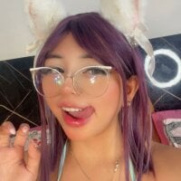 EmilyyGomezz webcam model