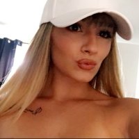 AnnaMae18's Offline Chat Room