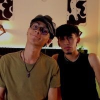 Latin_boyxxx06's Offline Chat Room