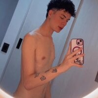 andrew_ixz webcam model