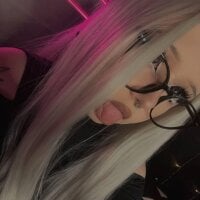 Dollskill_Live Webcam