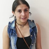 emilyy_scott3's Offline Chat Room