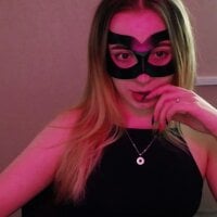 MonicaMoore: δωμάτιο συνομιλίας εκτός σύνδεσης