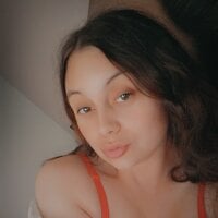 sexylilrah webcam model