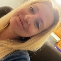 kittykittybangbang Adlı Modelin Çevrimdışı Sohbet Odası