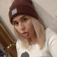 DinaPeach's Offline Chat Room