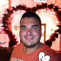 HornyInParis' Offline Chat Room