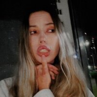 MonaBoggus' Offline Chat Room