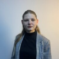 AvgustinaLee's Offline Chat Room