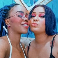 Leah_and_nicky's Offline Chat Room