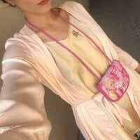 Laura66422's Offline Chat Room