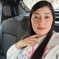 Mia_Collinsx69's Offline Chat Room