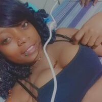 Valeria_Thomson's Offline Chat Room