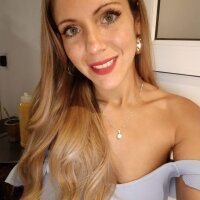 Mamasexy10's Offline Chat Room