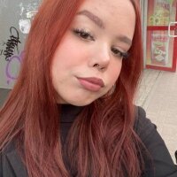 Linka_Lee_'s Offline Chat Room