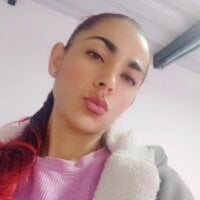 Carla_Giiraldo webcam model
