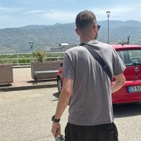 Phòng Chat Ngoại tuyến Hornyyoungboy27