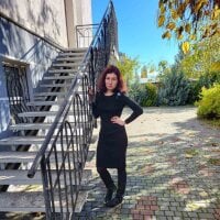 AmiraGoldd webcam model