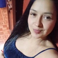 Flora_sweet webcam model