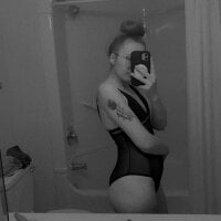 CurvvymamaLive Webcam