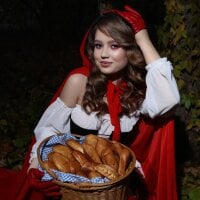 Model SelinSwarovski