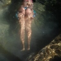 dannyele's Offline Chat Room