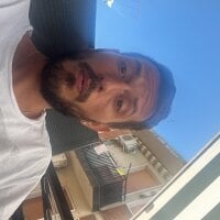 RagazzoBenDotato's Offline Chat Room