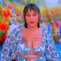 indianroxy webcam model