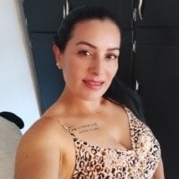 Charlottelustful's Offline Chat Room