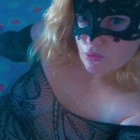 amanda-hornySeduction webcam model