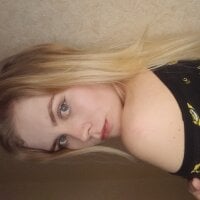 Sweet_rose23's Offline Chat Room