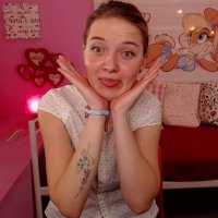 PrincessXCaroline's Offline Chat Room