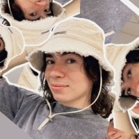 cute_erelis_ webcam model