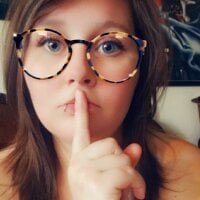 zoeykinns offline chatrum