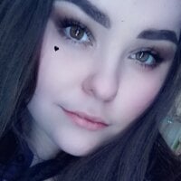 Mirabella_Gwen's Offline Chat Room