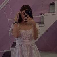 Emily_Young_のアバター写真