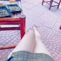 girl-hot2x webcam model