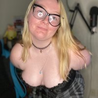 CupcakeDelight's Offline Chat Room