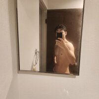 spendinguh's Offline Chat Room