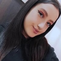 Ananda_v Adlı Modelin Çevrimdışı Sohbet Odası