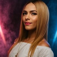 laura_latinhot1 webcam