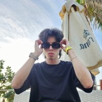 Johnny_C_'s Offline Chat Room