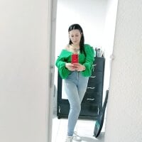 Saraa1__ webcam model