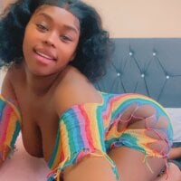 Milkycherries21 webcam model