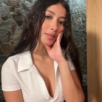 LatinaEmma webcam
