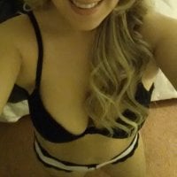 Triple_Goddess_'s Offline Chat Room