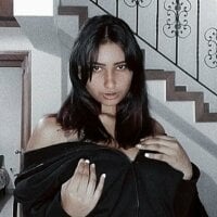 SexyCamila20's Offline Chat Room