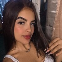 ana_cherry4 Adlı Modelin Çevrimdışı Sohbet Odası