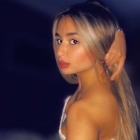 Perfect_ella's Offline Chat Room